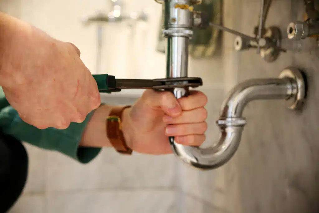 Fixing Noisy Pipes.