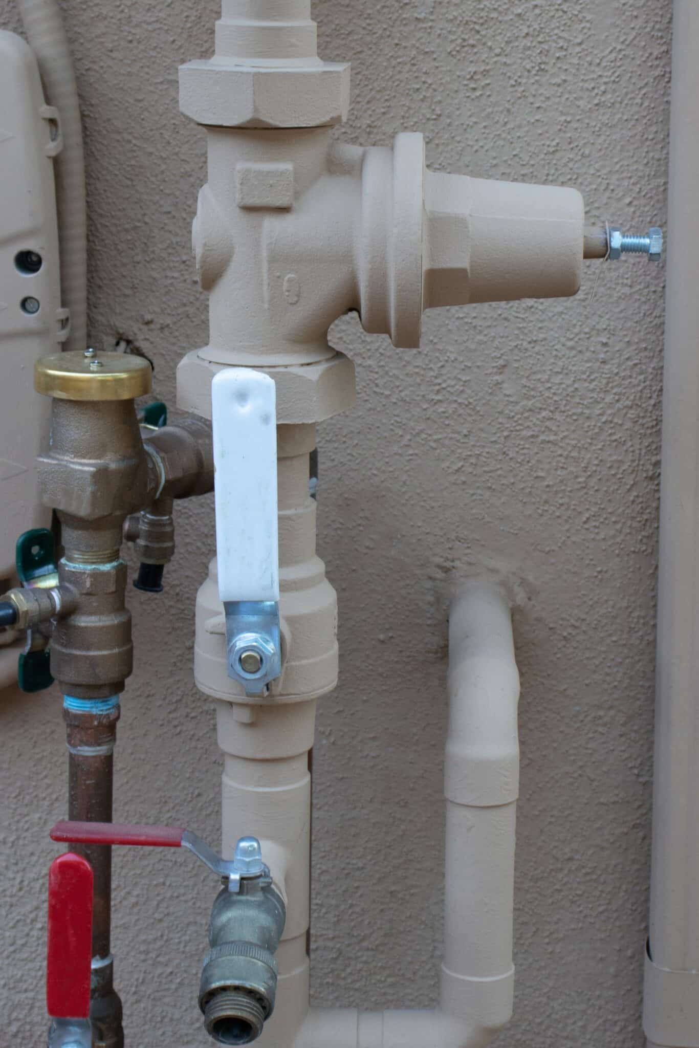 Pressure regulator valve.