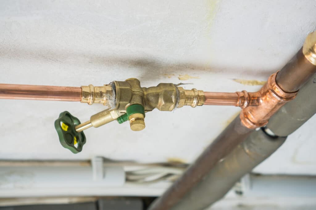 Pipe hammer control to protect supply lines.